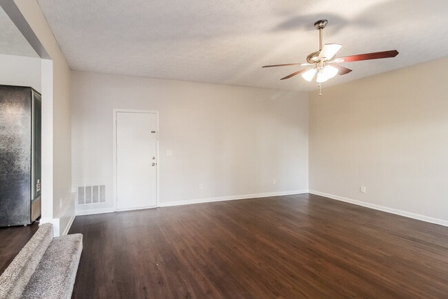 Photo - 670 Compton Ln