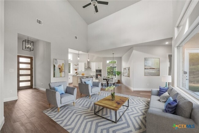 Photo - 118 Cap Rock Dr