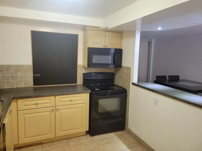 Photo - 2001 Atlantic Shores Blvd Unit 108
