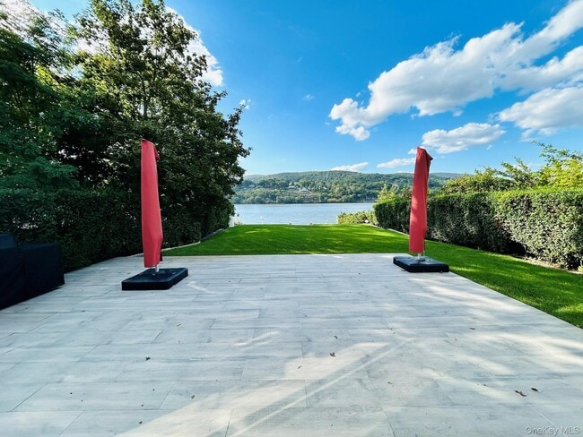 Photo - 12 Hudson River Ln