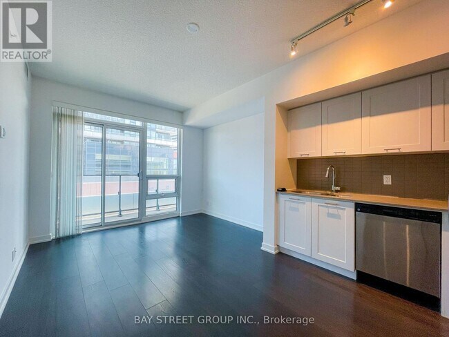 Photo - 2212 Lake Shore Blvd W Unit 513