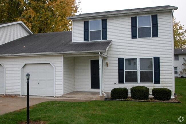 Building Photo - Recently Renovated 3-Bedoom Duplex for Ren... Rental