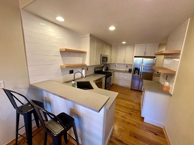 Photo - 4BD Duplex - Premium Location, Lots of Space, Nice Finishes