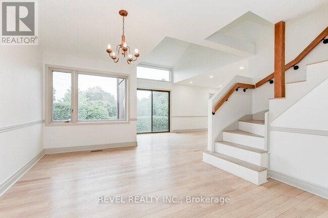 Photo - 5 Sandhurst Ct