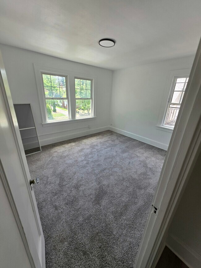 Photo - 3953 Elmwood Rd