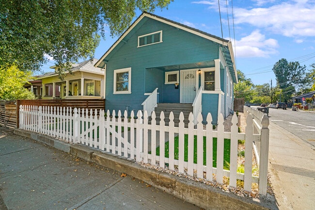 Photo - Charming 3 Bedroom Home Near Broadway | Spacious Layout | Prime Sacramento Location