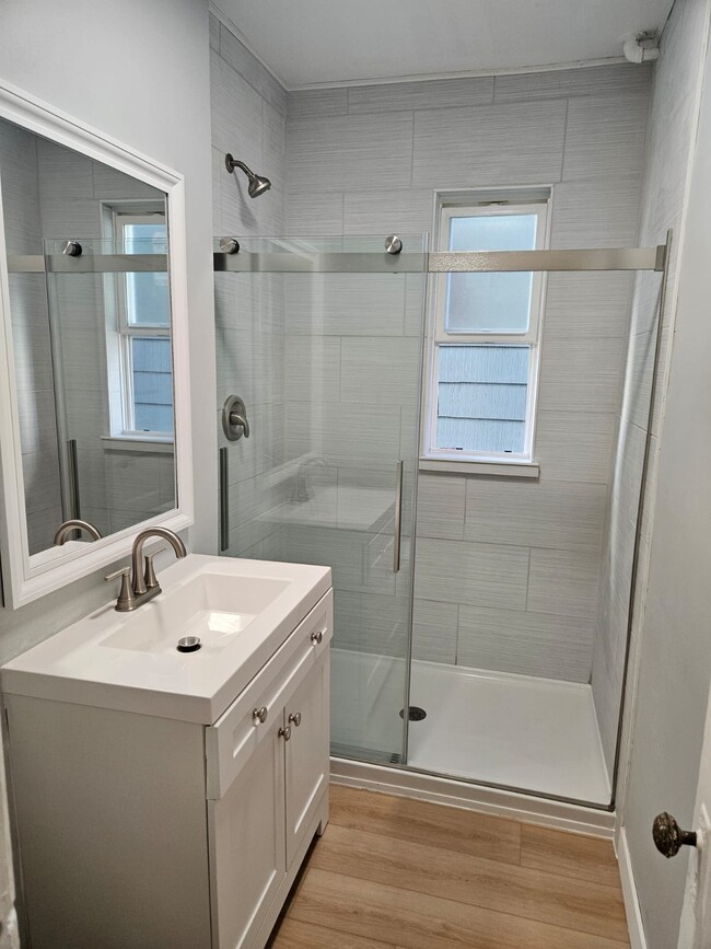Photo - 452 W Doty St Apartments Unit 2
