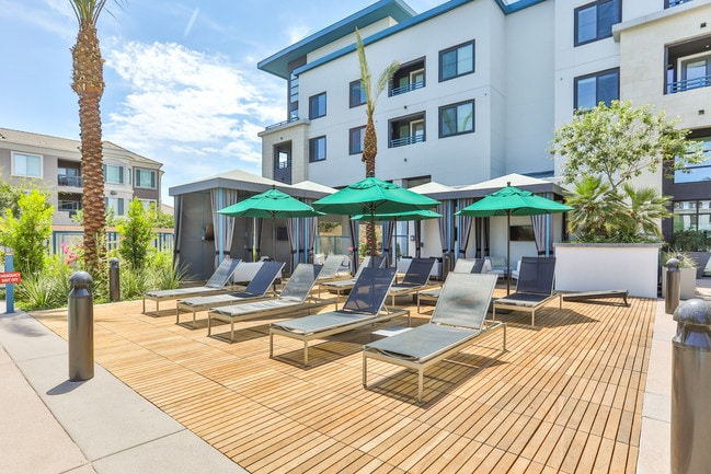 Photo - Lakeside Drive Apartments