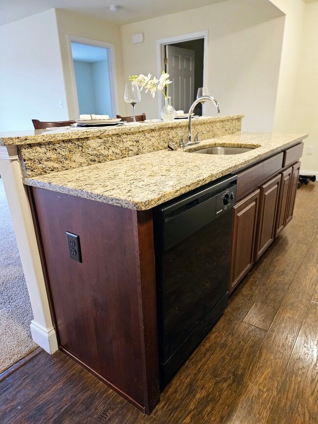 Island Counter with Dishwasher