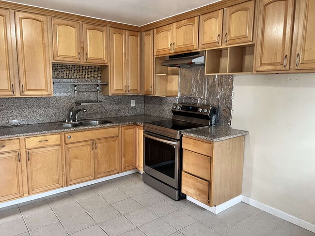 1343 kitchen - 1343 145th Ave House Unit 1343