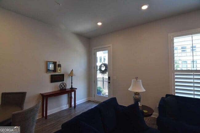 Photo - 137 Pearl St