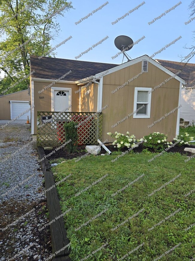 Building Photo - One Bedroom Single Family Home