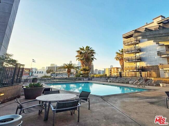 Photo - 629 Traction Ave Unidad 604