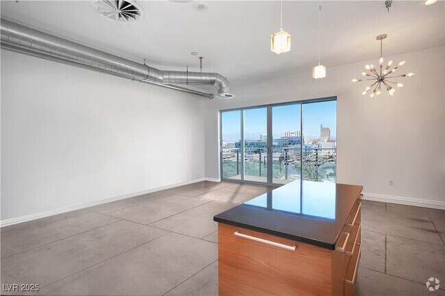 Building Photo - 200 Hoover Ave Unit 810 Rental
