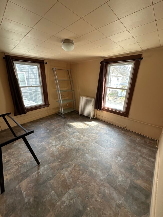 1739 Highland Ave Unit Upstairs Apt