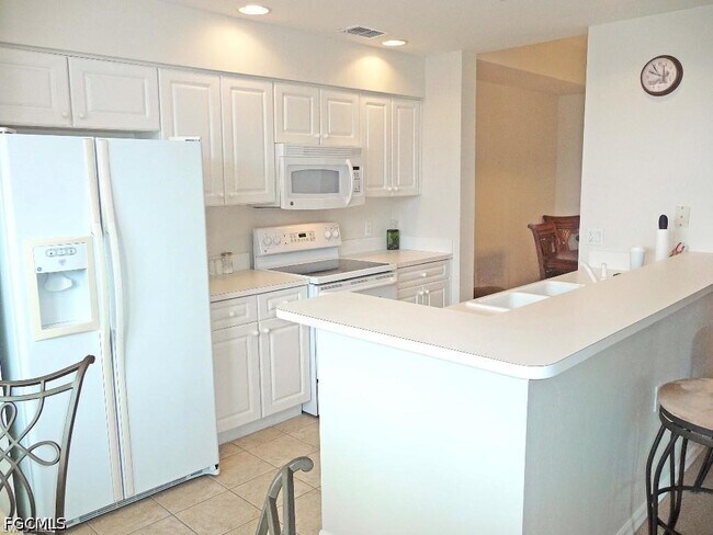 Building Photo - 16645 Lake Cir Dr Unit 732
