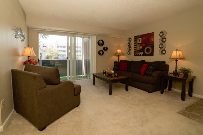 Photo - Lakes Of Greenbrier