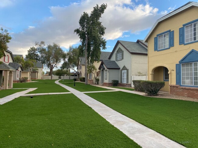 Building Photo - 2333 W Garden Dr Unit 2333