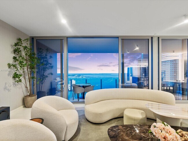 Photo - 300 Biscayne Blvd Way Unidad 4502E