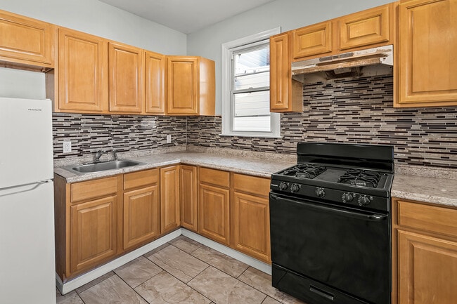 Photo - 69 Cedar Ave Unit 2