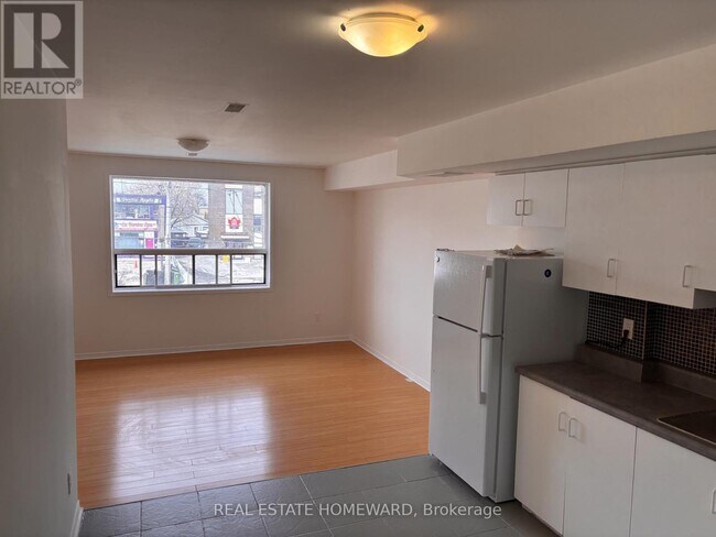 879A Wilson Ave