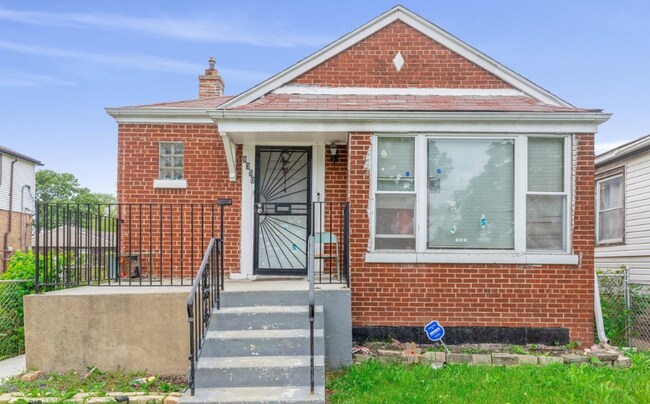Renovated and Spacious 5-bedroom, 2-bathro... - Renovated and Spacious 5-bedroom, 2-bathro... House