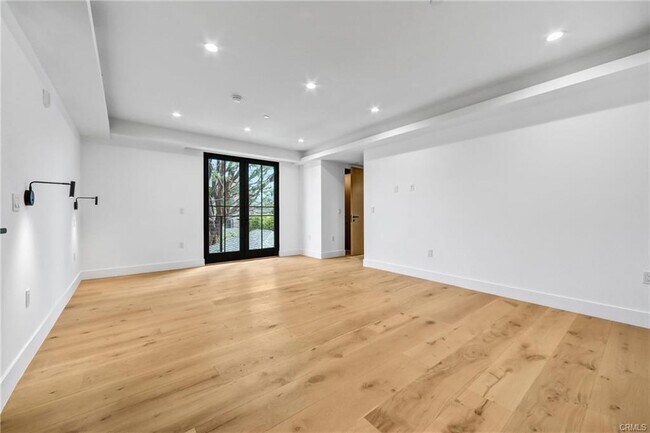 Photo - 10352 Riverside Dr Unit 203a