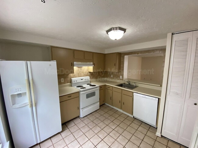 Photo - 4749 Hedrick Ln