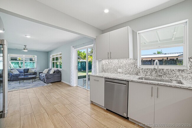 Photo - 28 SE 8th Ave