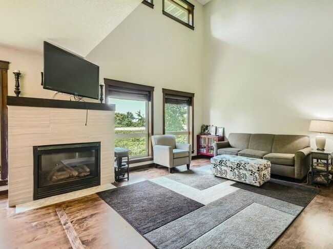 Building Photo - Rare 4 bed 4 bath home in elk river for lease this time of year!!! Get it while you can!