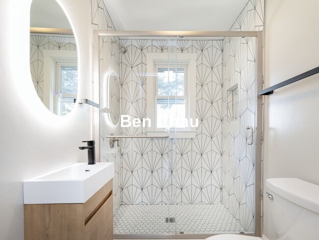 Photo - 57 Hawthorne St Unit 2B