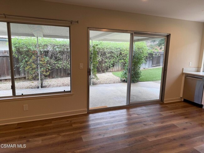 Photo - 2881 Lodgewood St