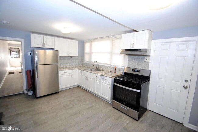 Photo - 414 Lawrence St