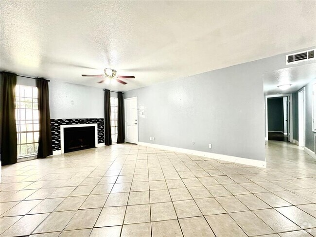 Building Photo - 10211 Sugar Branch Dr Unit 429 Rental