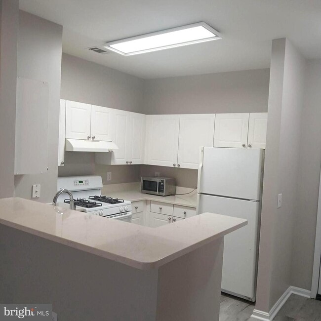 Building Photo - 11320 Aristotle Dr Unit 108