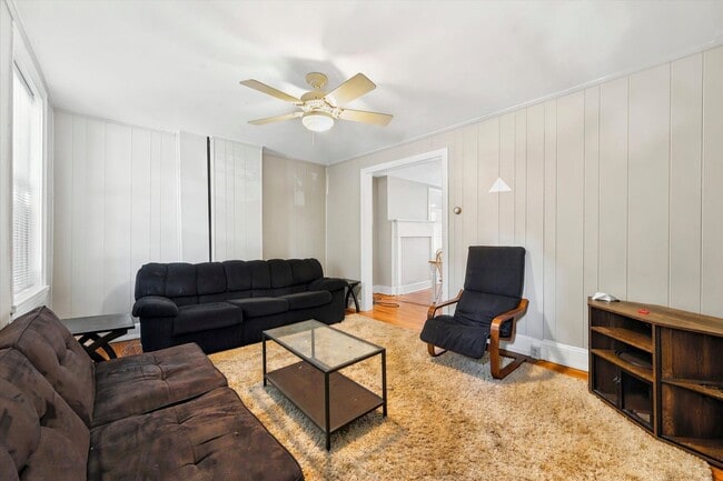 Photo - 203 W Union St