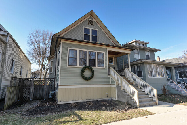 Building Photo - 1121 S East Ave Rental