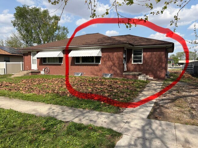 Photo - 335 S Garrard St