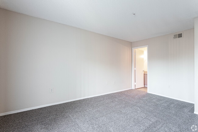 Photo - Reflections Apartments