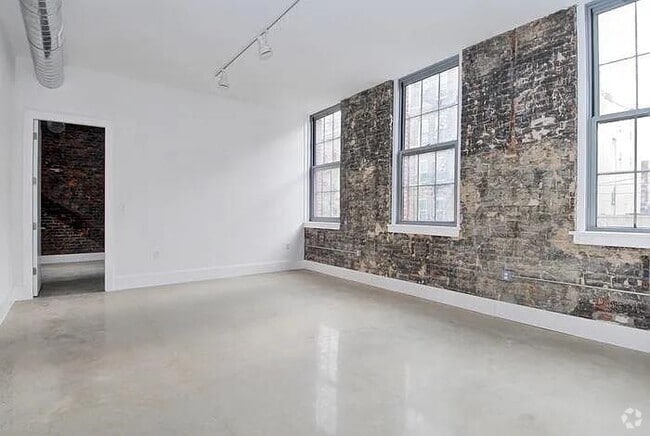 Building Photo - 8 Erie St Unit 205 Rental