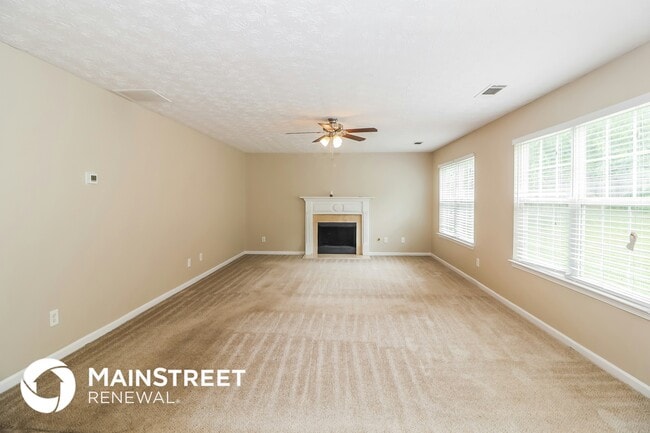 Photo - 885 Shannon Rd SE