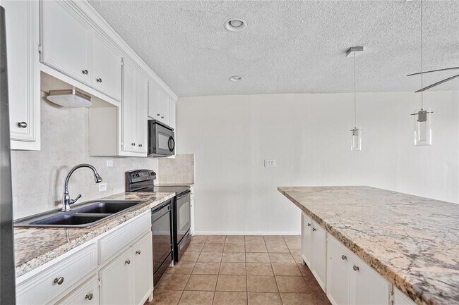 Photo - 8416 Seawall Blvd