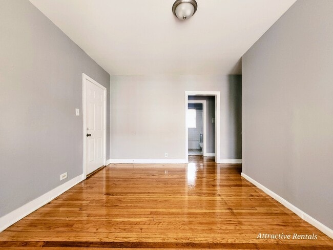 Photo - 1617 W 78th St Unit 2