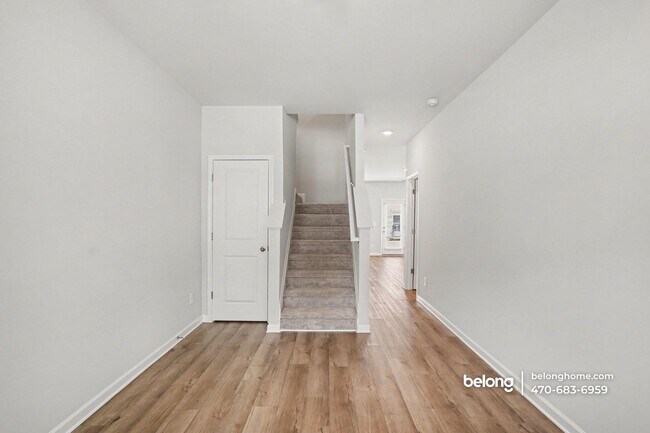 Photo - 348 Navigator Ln