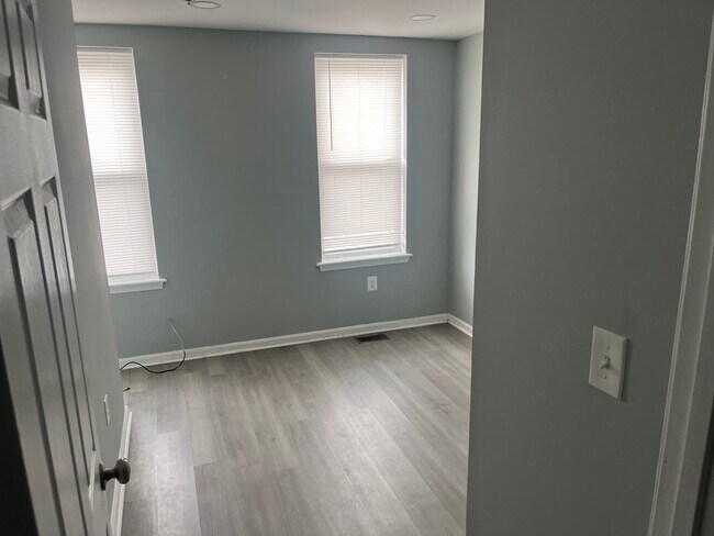 Photo - 1029 W Baltimore St Unit Apt B