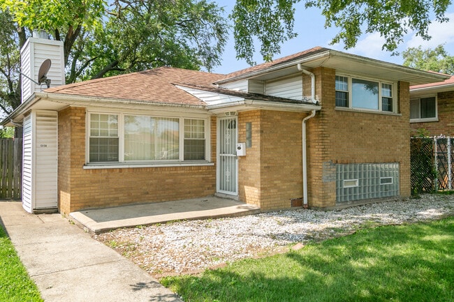 Building Photo - 12138 S Elizabeth St Rental