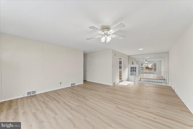 Photo - 201 Trimble Blvd