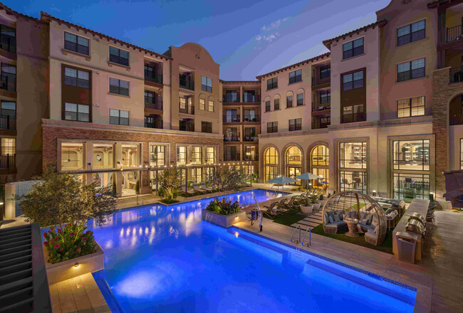 Manor Scottsdale - Manor Scottsdale Apartments