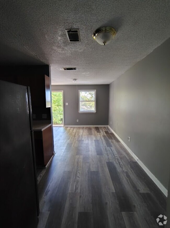 Building Photo - 3 Meredith Ct Unit E Rental