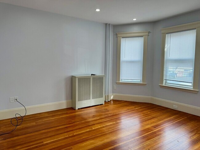 Photo - 38 Hawthorn Ave Unit 1